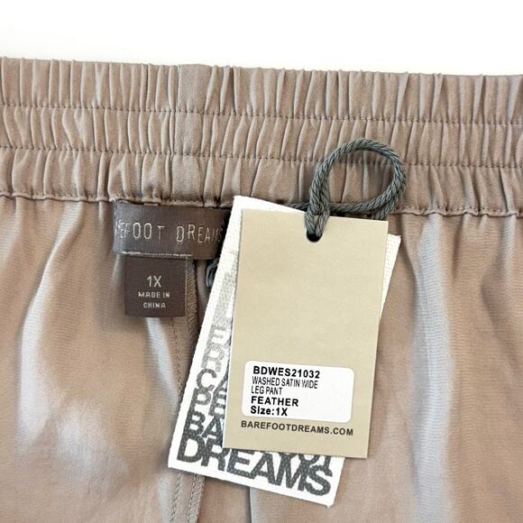 Barefoot Dreams Washed Satin Wide Leg Pants Feather Size 1X NWT - Picture 9 of 10